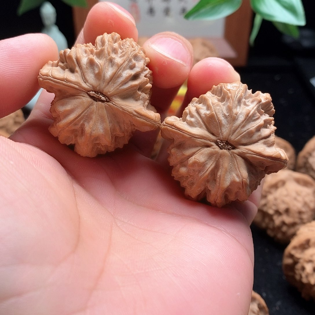 文玩核桃吊坠马老四40