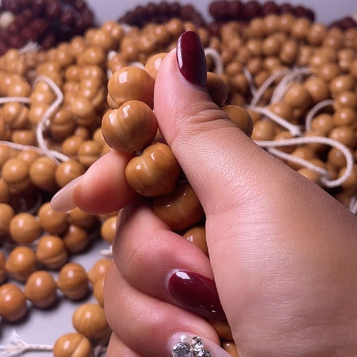兔***…猴头核桃手串16尺寸肌理纹屁桃手串全品无暇