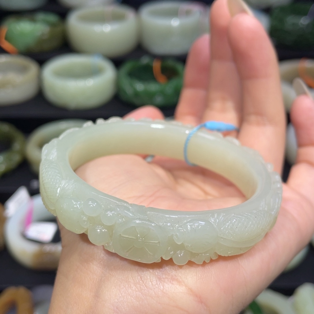 未镶嵌手镯和田玉10