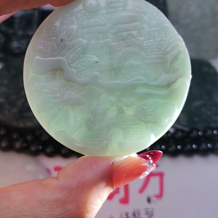 翡翠颈饰未镶嵌天然的A货翡翠多样性发货