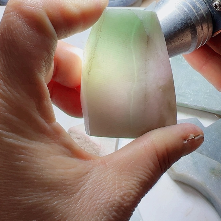 翡翠颈饰未镶嵌翡翠片料