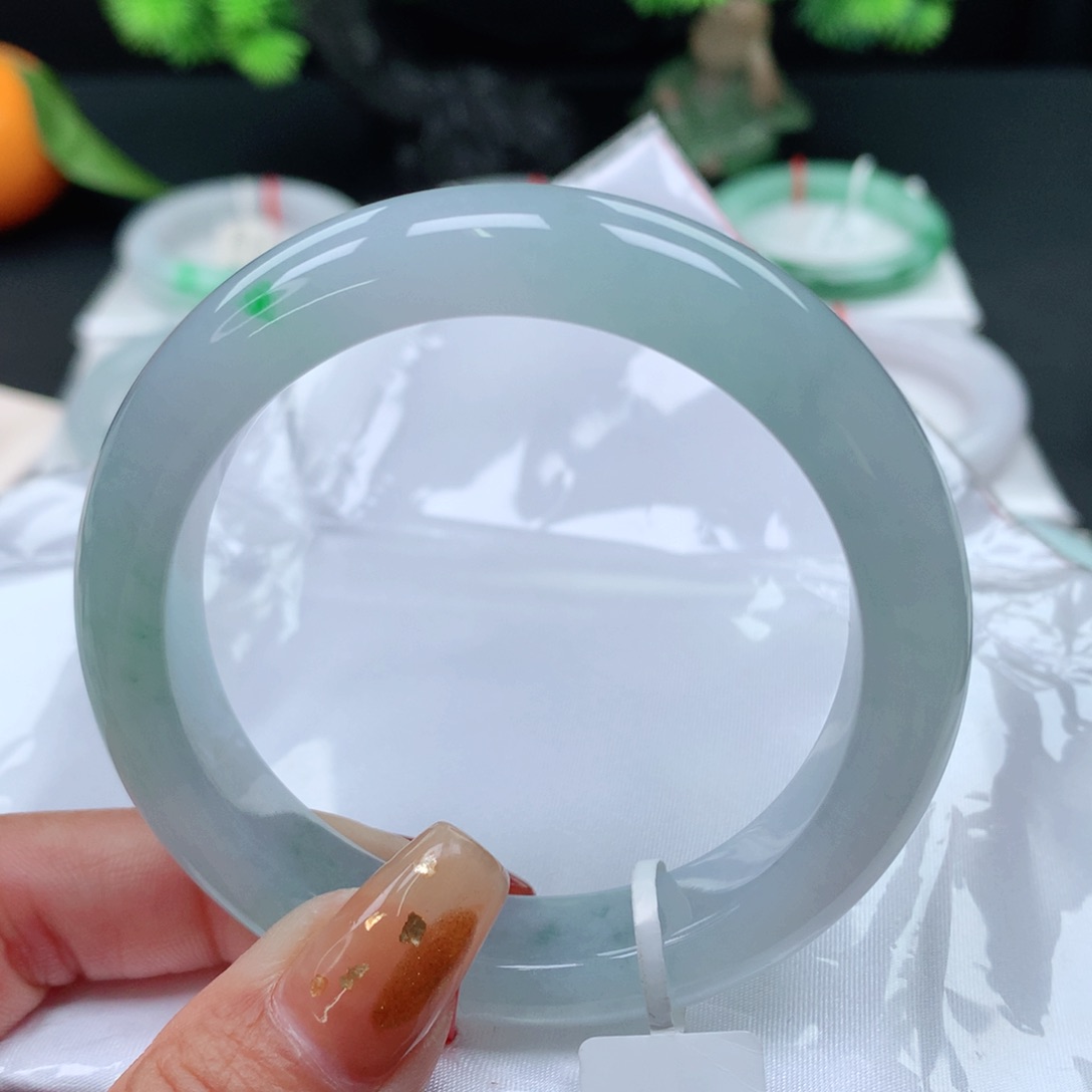 翡翠手镯未镶嵌我****菜 正圈54+ 冰种起光 晴底飘绿