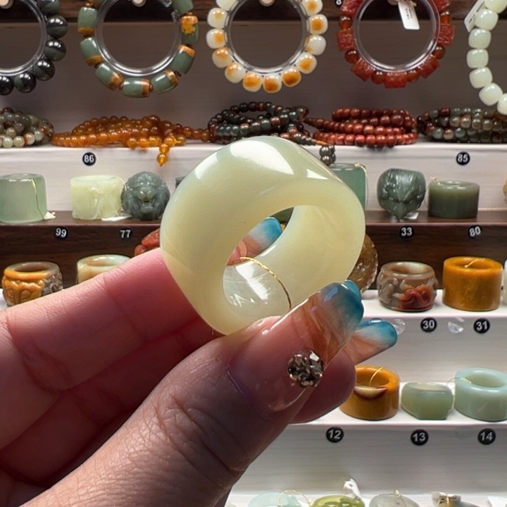 蛇纹石玉未镶嵌戒指内径20.5