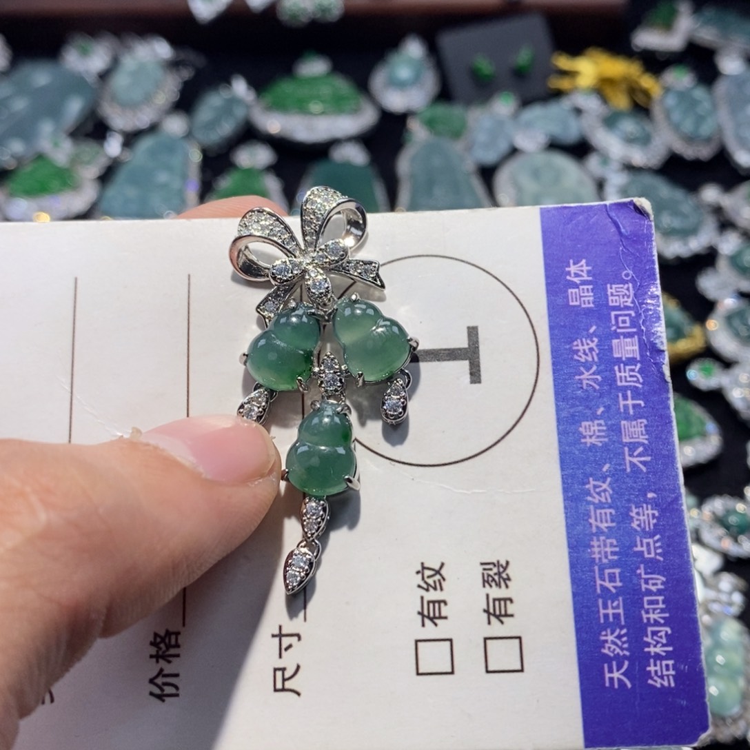 Ö***椰翡翠未镶嵌颈饰翡翠