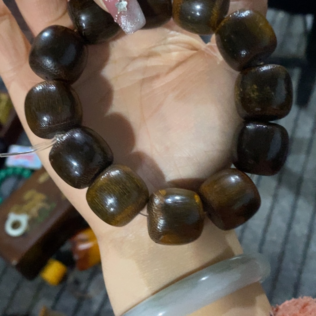瓷片                