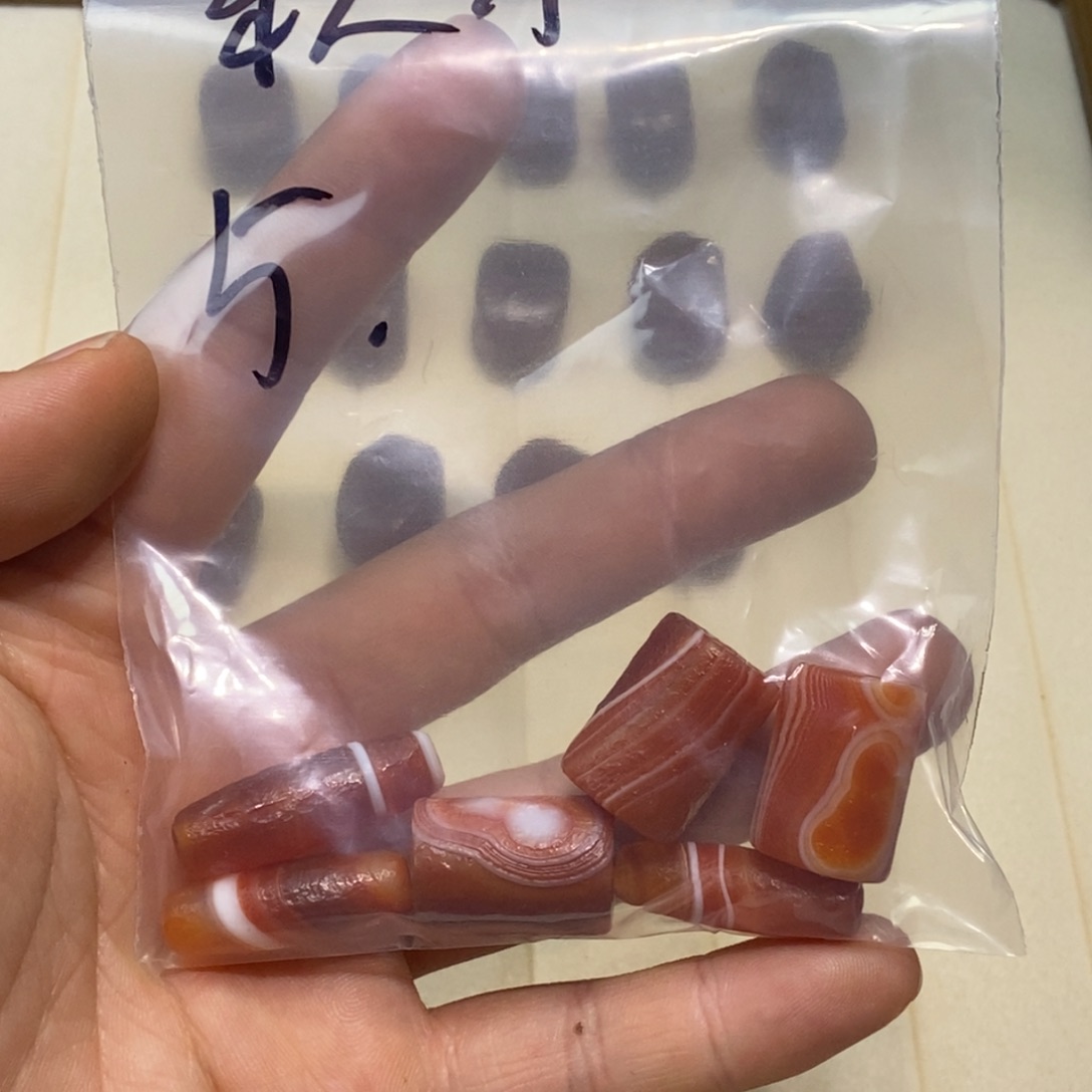 秋****玛瑙/玉髓未镶嵌珠宝半成品