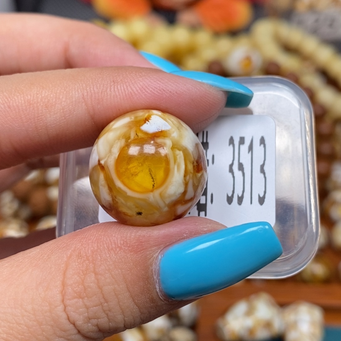 沁色蜜蜡未镶嵌3513