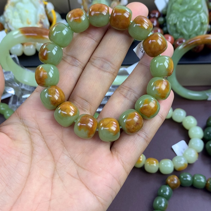 温***透闪石质玉未镶嵌手串