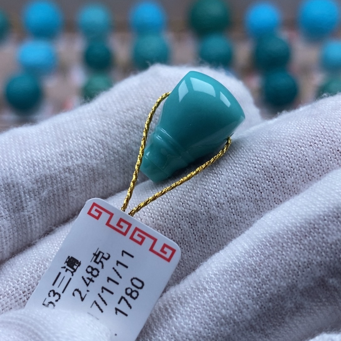 未镶嵌绿松石珠宝奇石