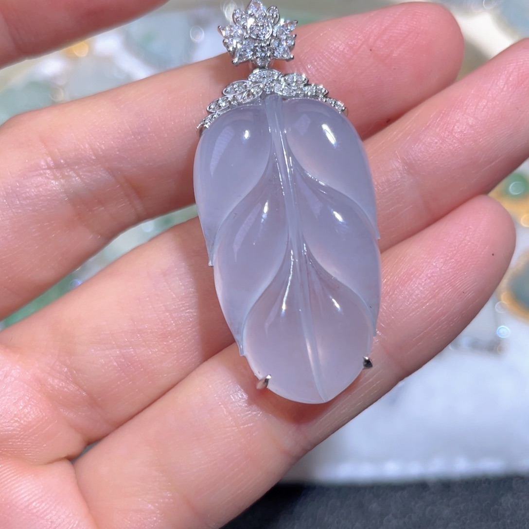 翡翠颈饰18K金镶嵌翡翠