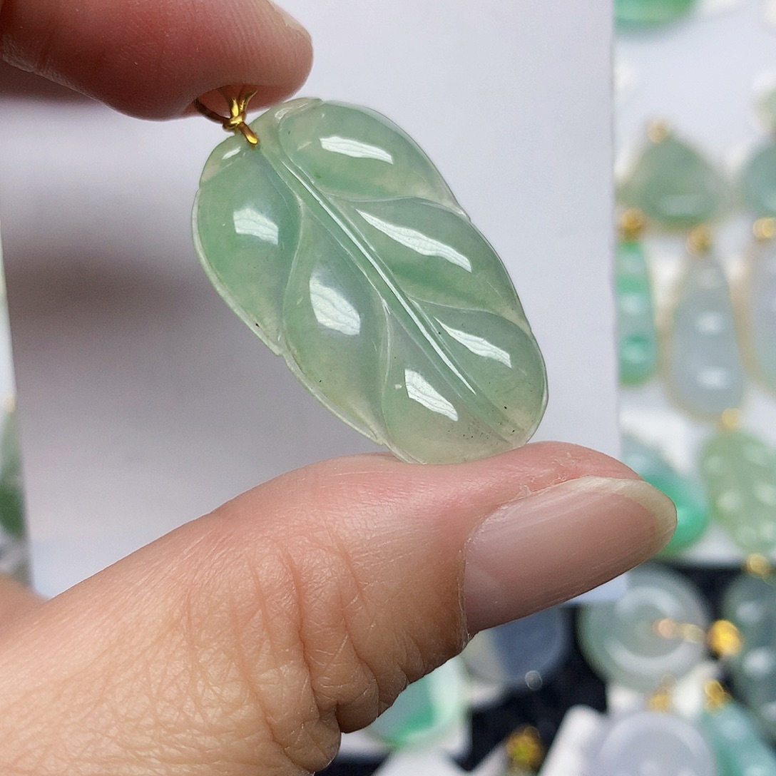 翡翠18K金镶嵌颈饰3678984