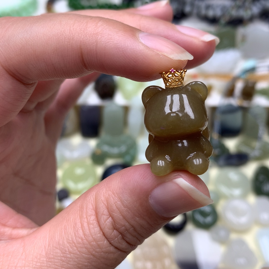 艺***o和田玉18K金镶嵌颈饰