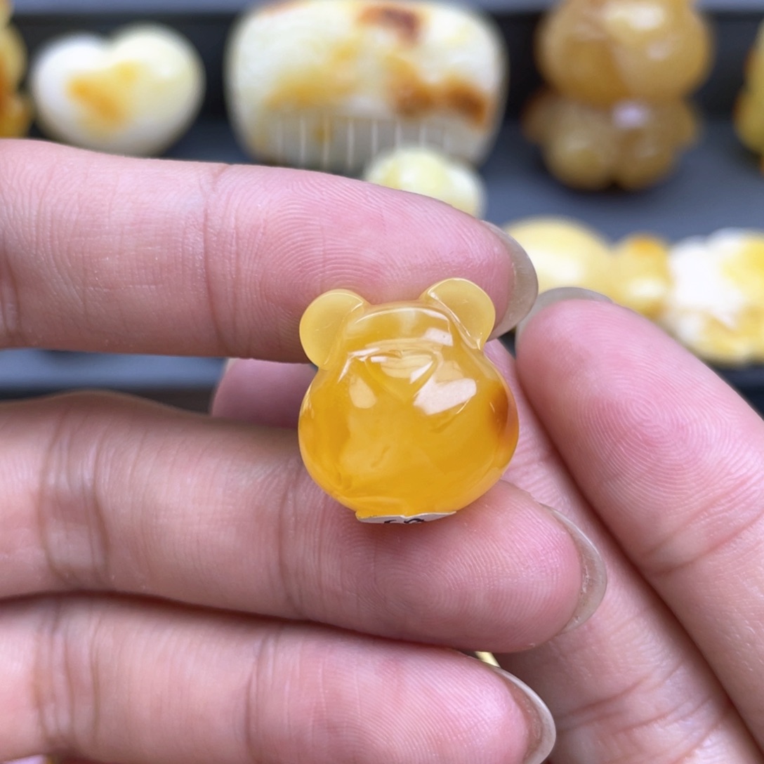 琥珀裸石未镶嵌蜜蜡