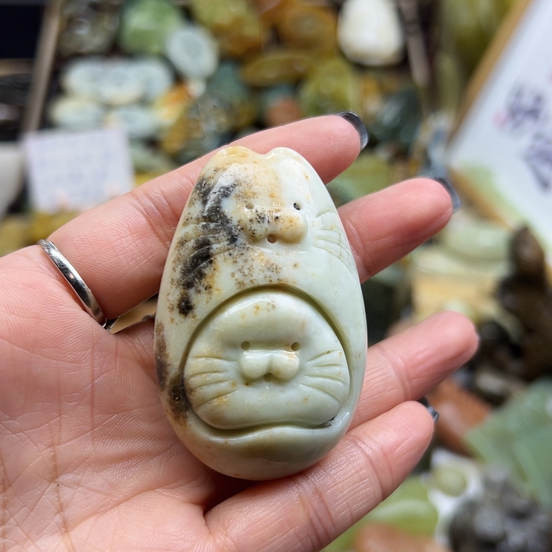 未镶嵌岫玉颈饰辽阳料猫手玩水草
