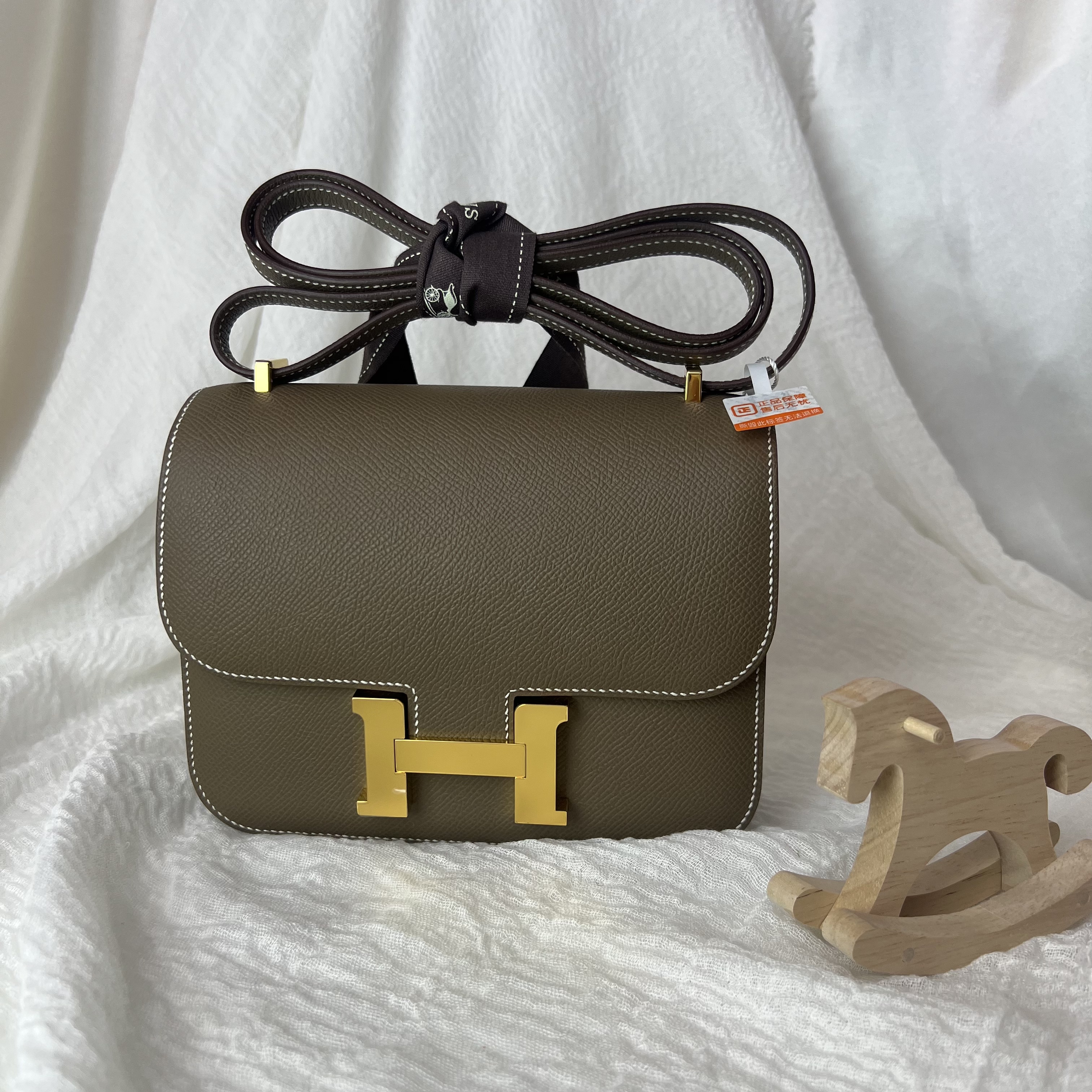 99新 Hermes/爱马仕 康康19大象灰W刻金扣手提包250518LJFHZ02
