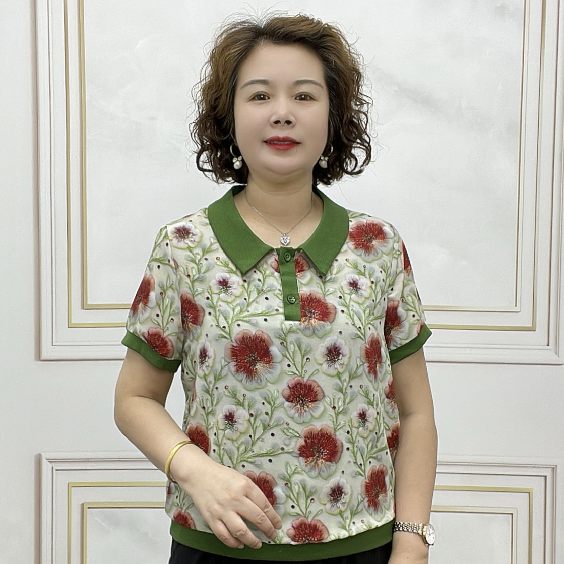 2025夏季短袖时尚减龄花色中老年女士百搭气质休闲薄款宽松妈妈装