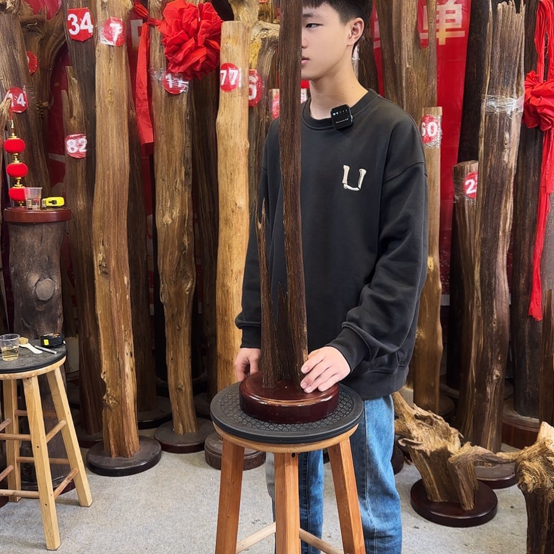 沉香摆件美**来沉香摆件