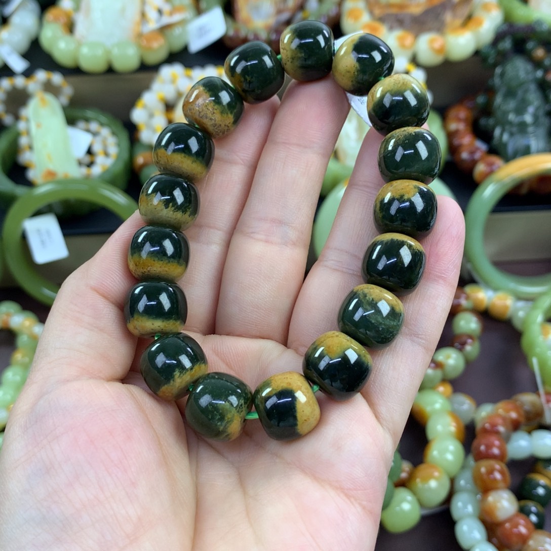 用***0透闪石质玉未镶嵌手串