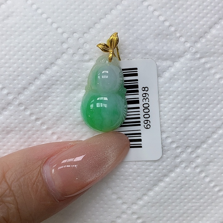 颈饰18K金镶嵌翡翠