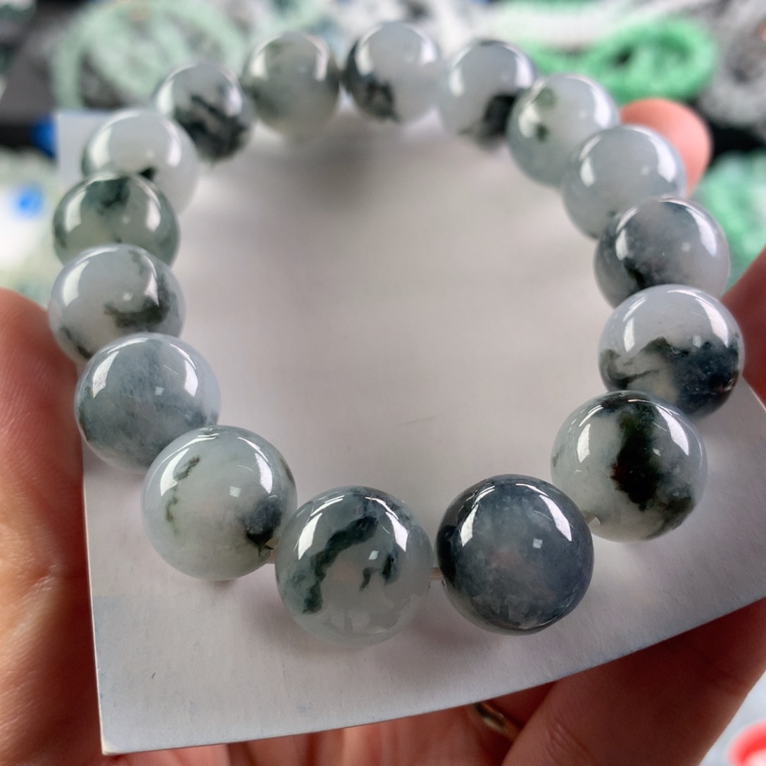 未镶嵌翡翠手链听**。卡13