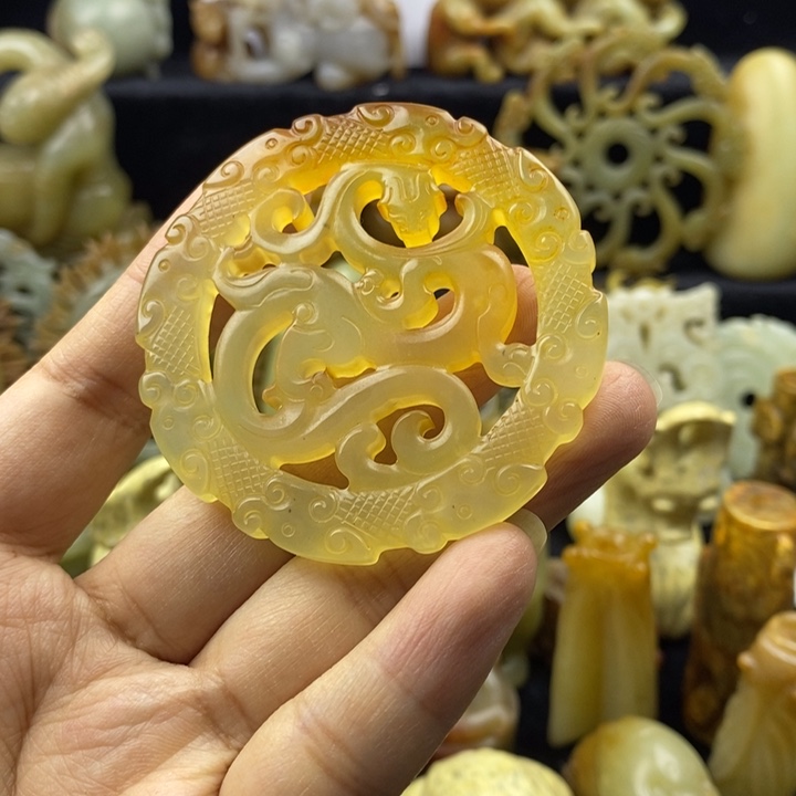 蛇纹石玉颈饰未镶嵌10