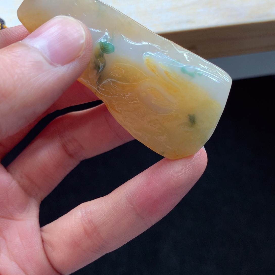 翡翠颈饰未镶嵌吊坠