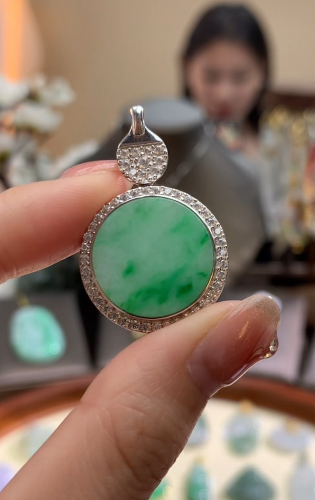 天然A货翡翠吊坠