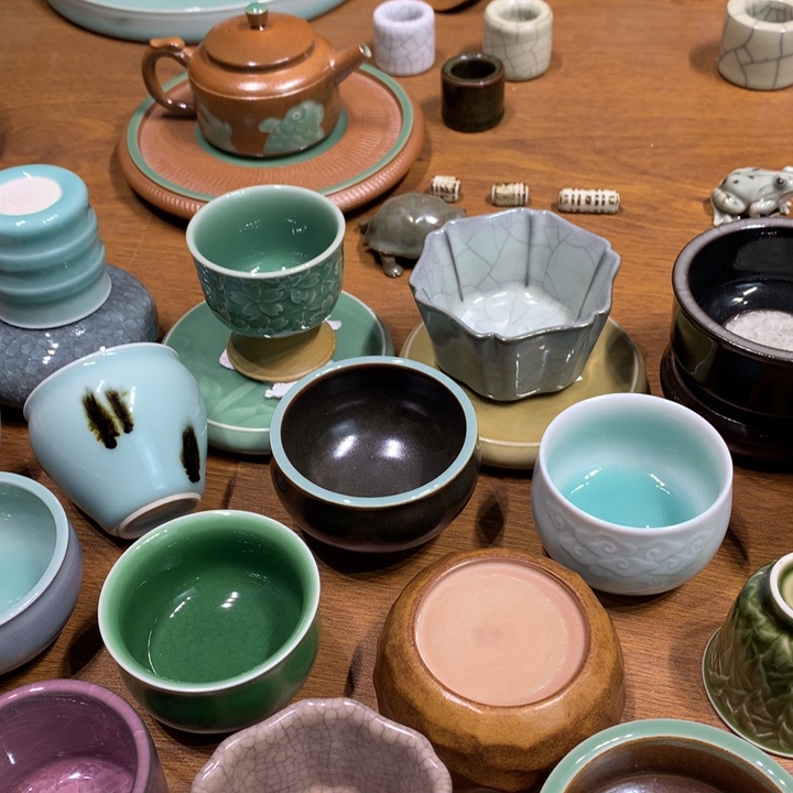 来***奶龙泉青瓷盖置盖置