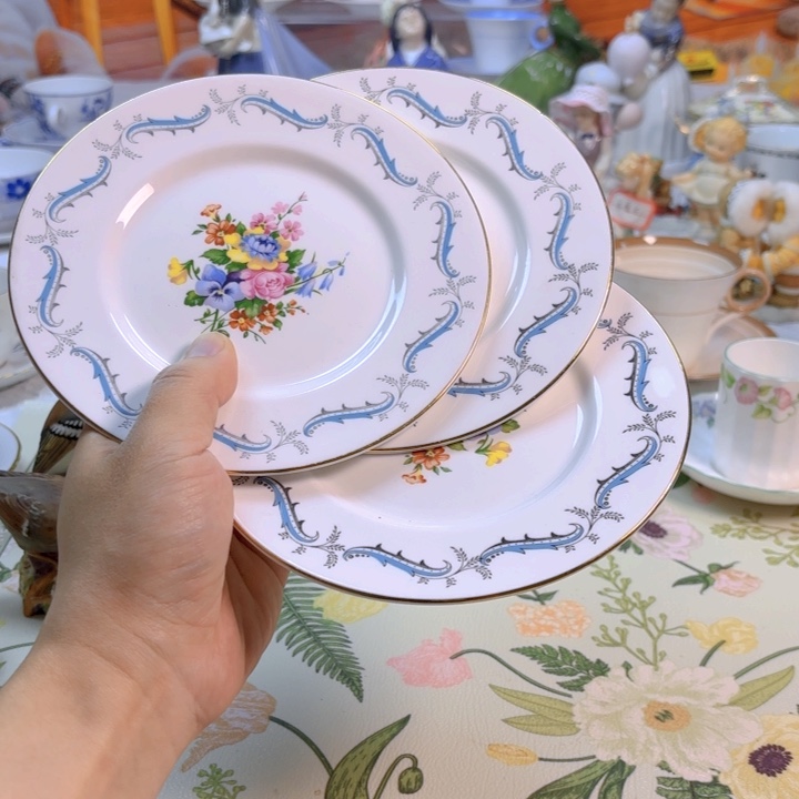 摆件欧洲中古瓷器（雪莱三个点心碟）