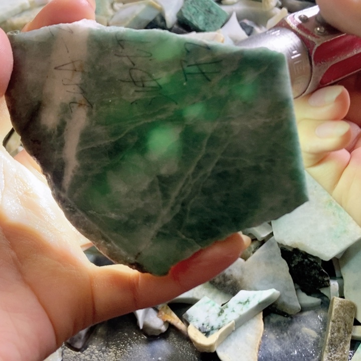 翡翠颈饰未镶嵌天然翡翠