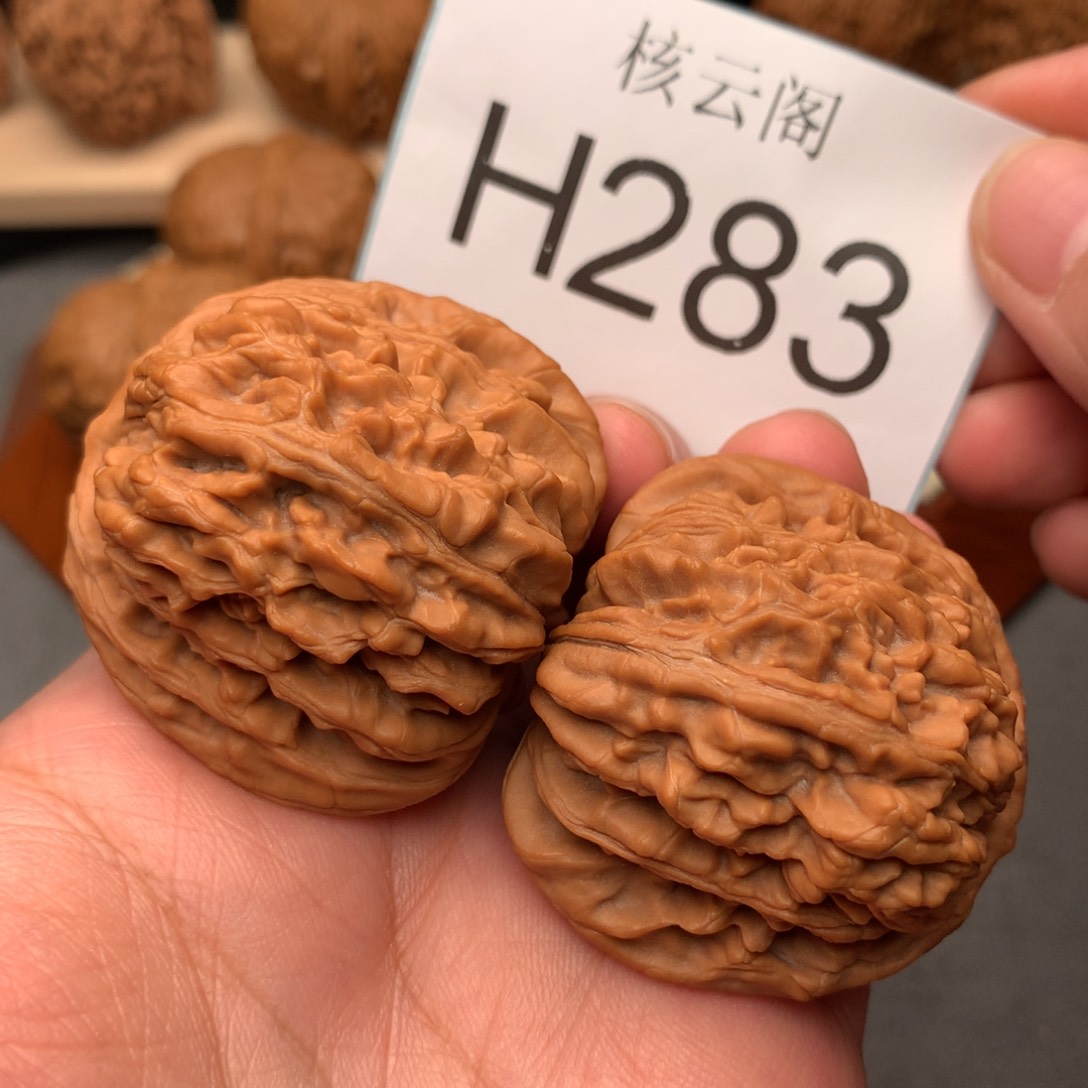 文玩核桃把件l**i42边42肚全品四座楼