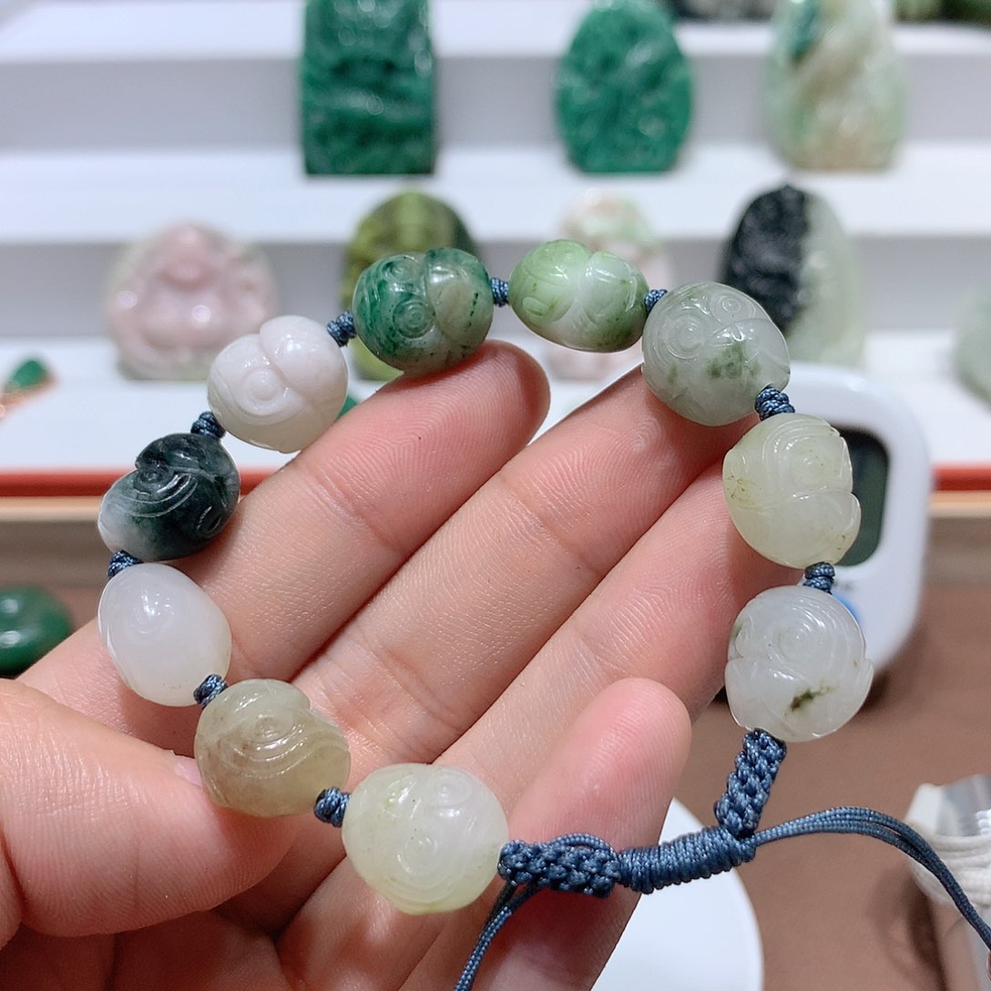 独山玉挂件未镶嵌白*