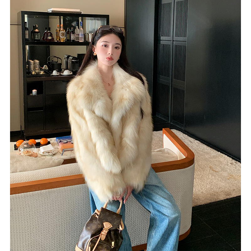 芬兰进口整皮狐狸毛皮草外套女2025新款冬季西装领毛毛外套年轻款