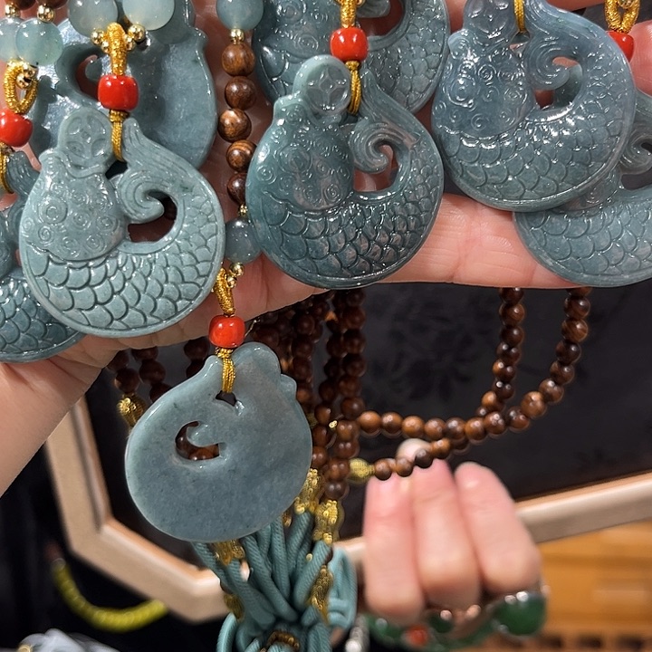 颈饰未镶嵌和田玉