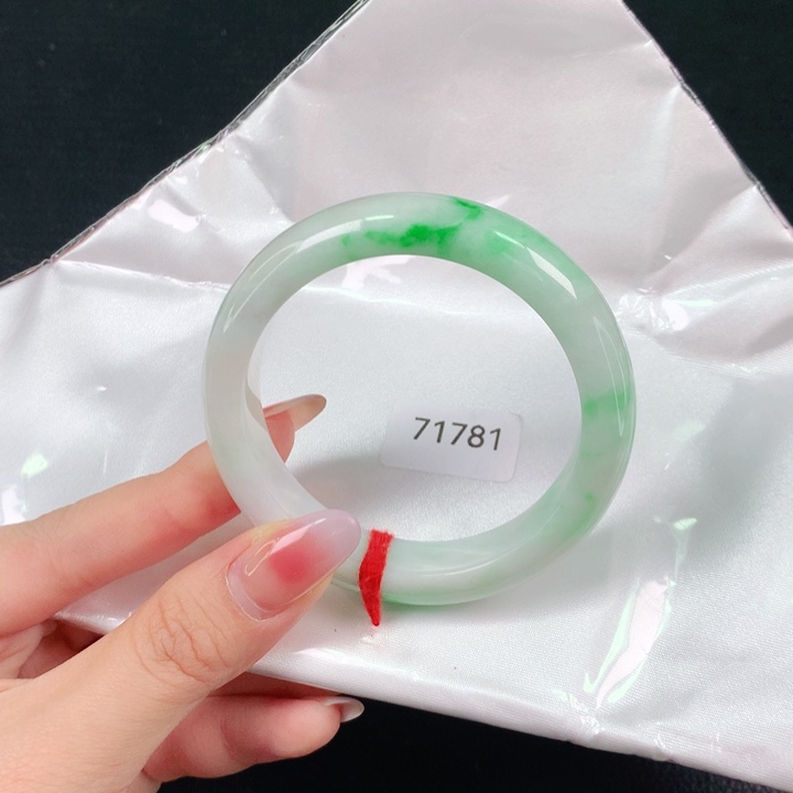 翡翠手镯未镶嵌天然翡翠手镯04