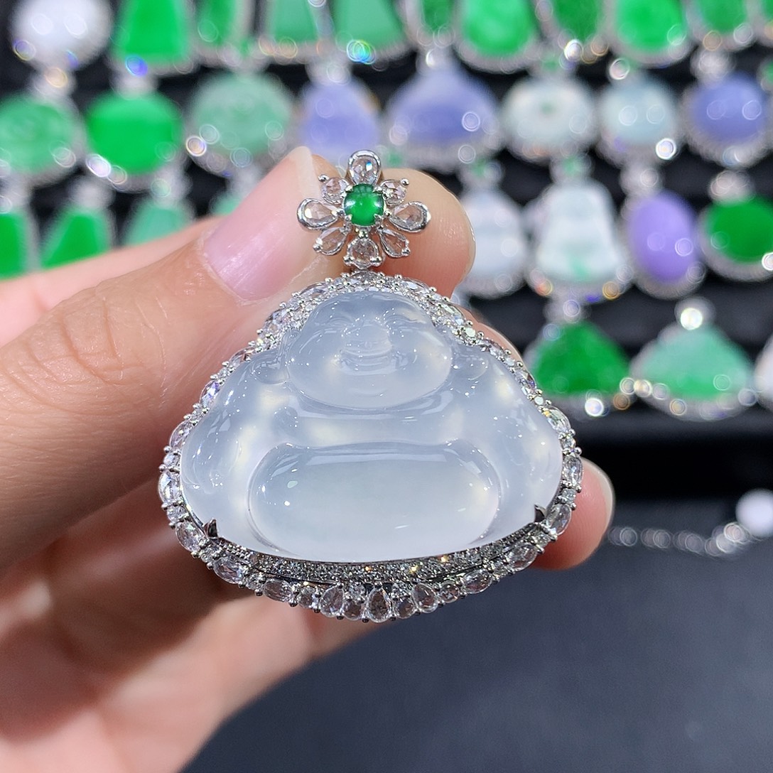 翡翠18K金镶嵌颈饰