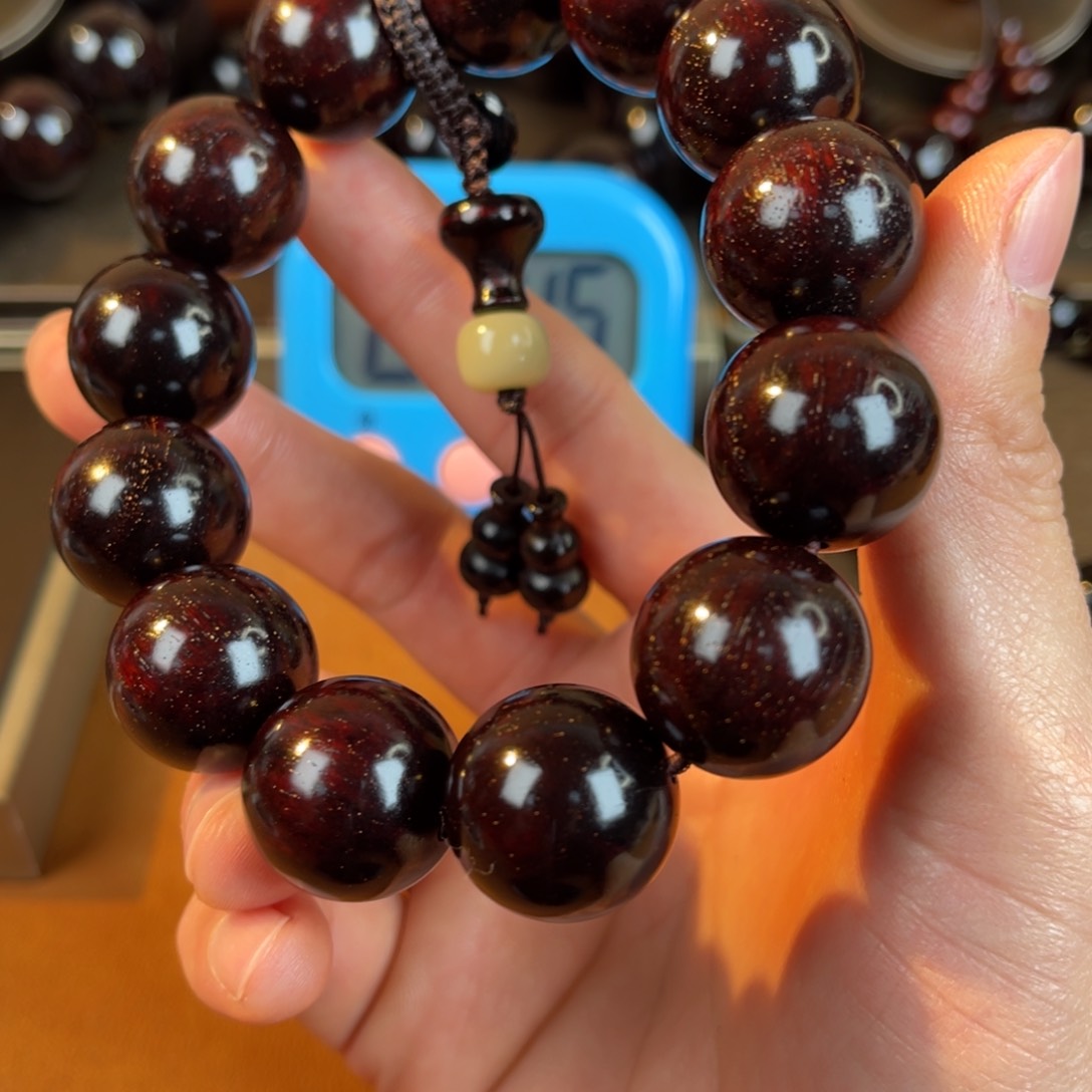 檀香紫檀（小叶紫檀）叭*