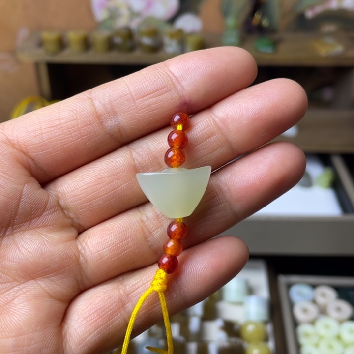 是***啊和田玉未镶嵌车挂