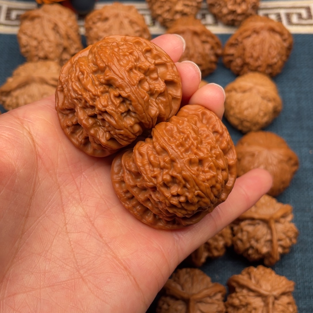 娃***哈把件文玩核桃44闷白