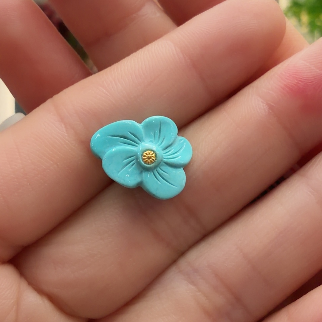 绿松石未镶嵌颈饰