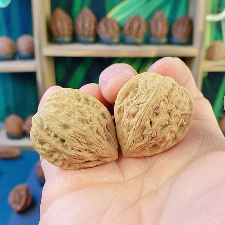 文玩核桃吊坠042天眼鸡心33尺