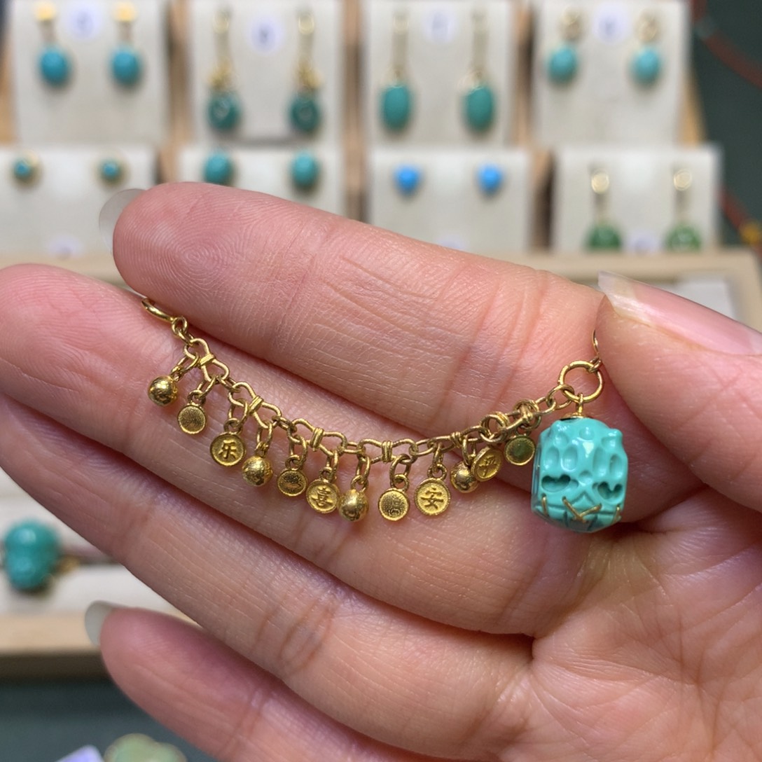 绿松石挂件18K金镶嵌