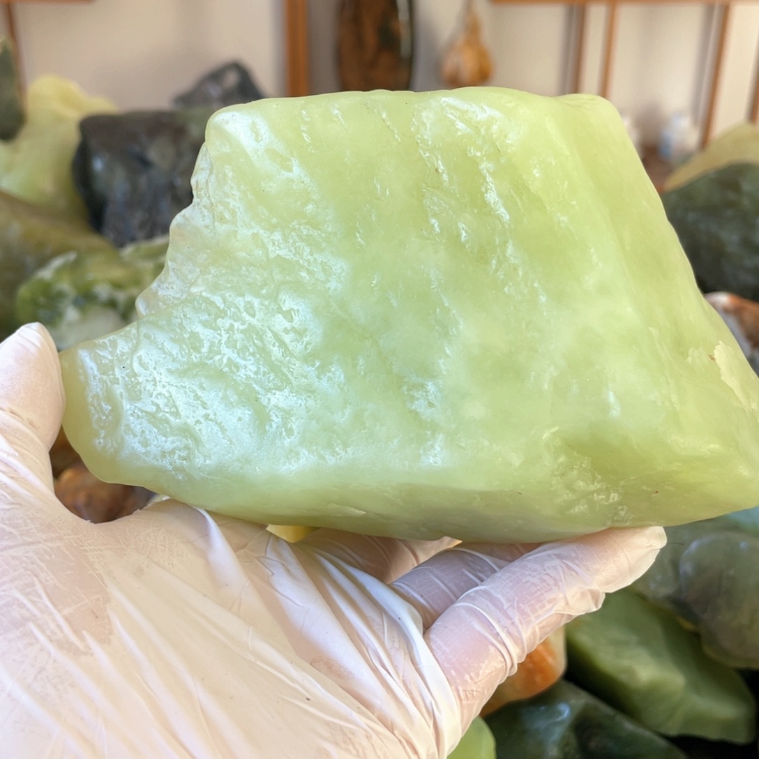 蛇纹石玉未镶嵌中国四大名玉简易