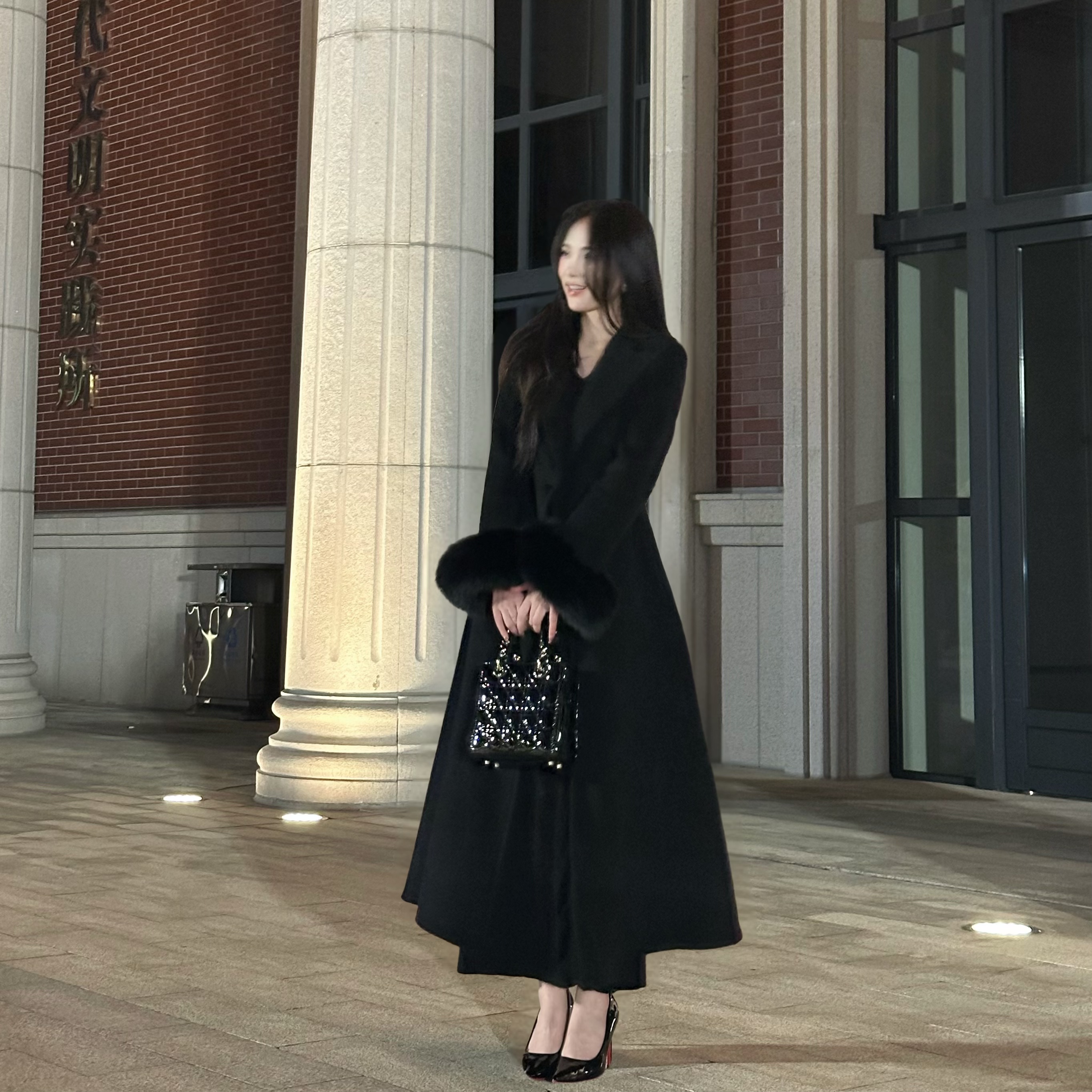 【L1056】法式秋冬时尚毛呢外套长款收腰款狐狸毛袖羊毛羊绒大衣