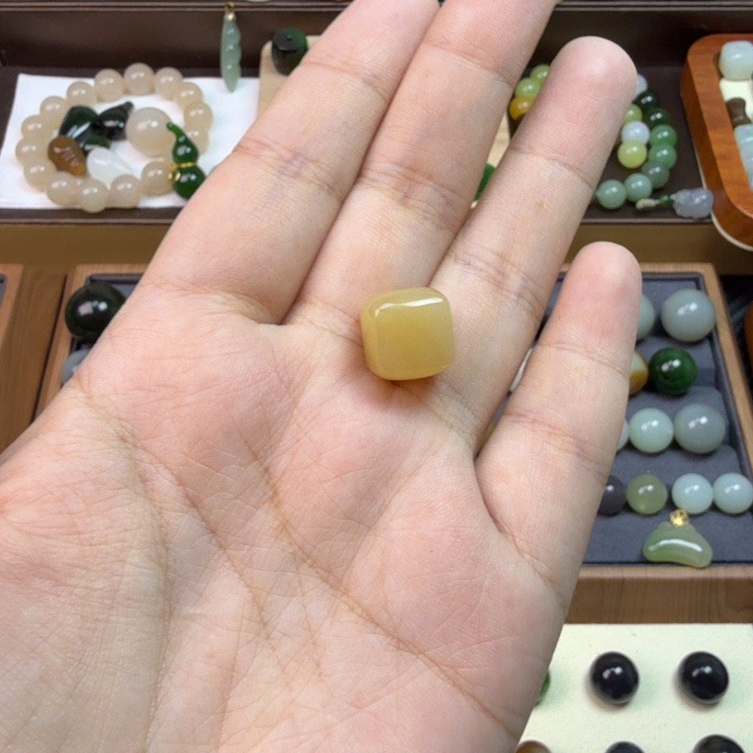 和田玉未镶嵌珠宝半成品卡12新疆且末方糖