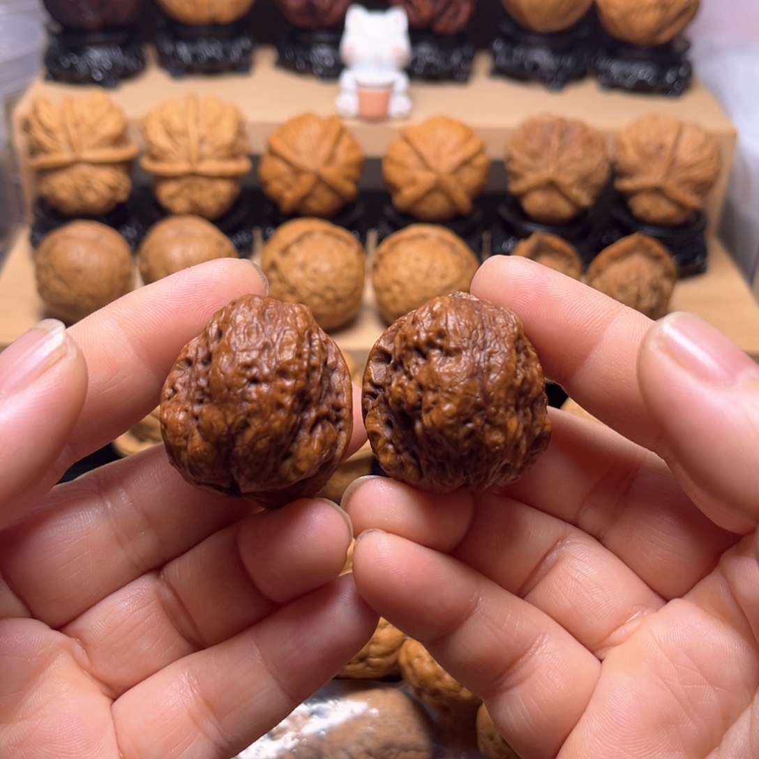 文玩核桃吊坠2w七彩龙脊35尺