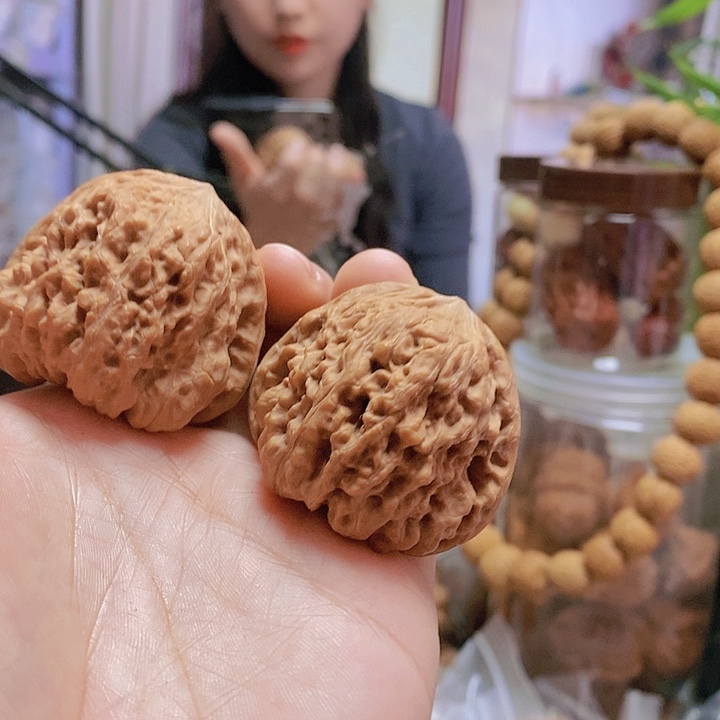 【闪购商品】文玩核桃把件44平谷凹底