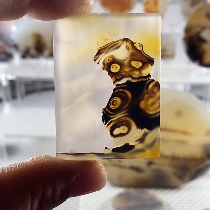 伊***5玛瑙/玉髓未镶嵌颈饰