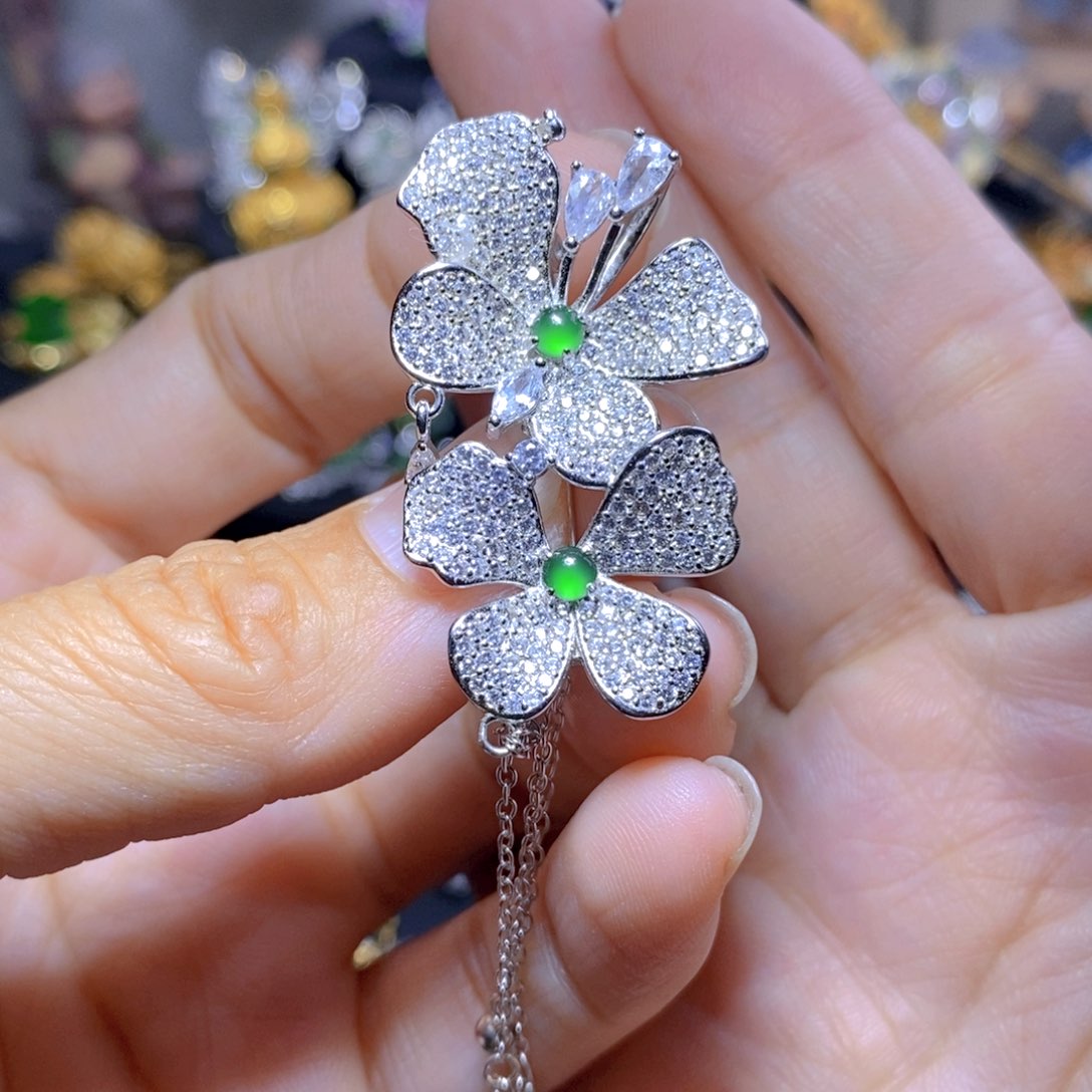 翡翠银S925镶嵌耳钉天然翡翠