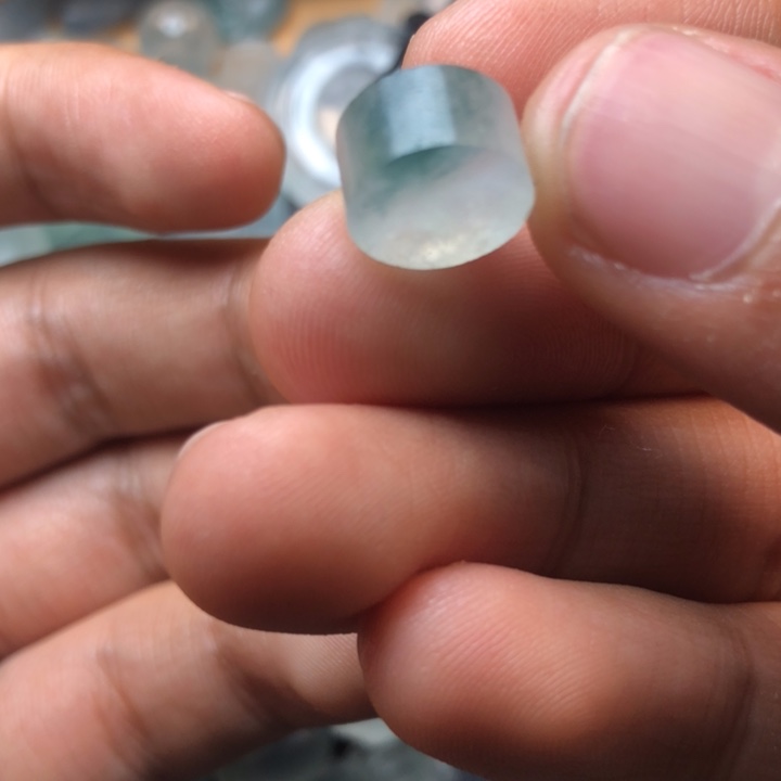 定制翡翠未镶嵌挂件